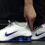 NIKE SHOX R4