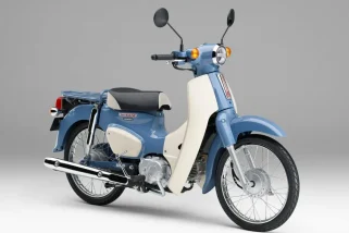 注目必至！「ホンダのスーパーカブ50」最後を飾る特別仕様車、プロが薦める“今乗るべき大型バイク” ほか【バイクの人気記事ランキングベスト3】（2024年11月版）