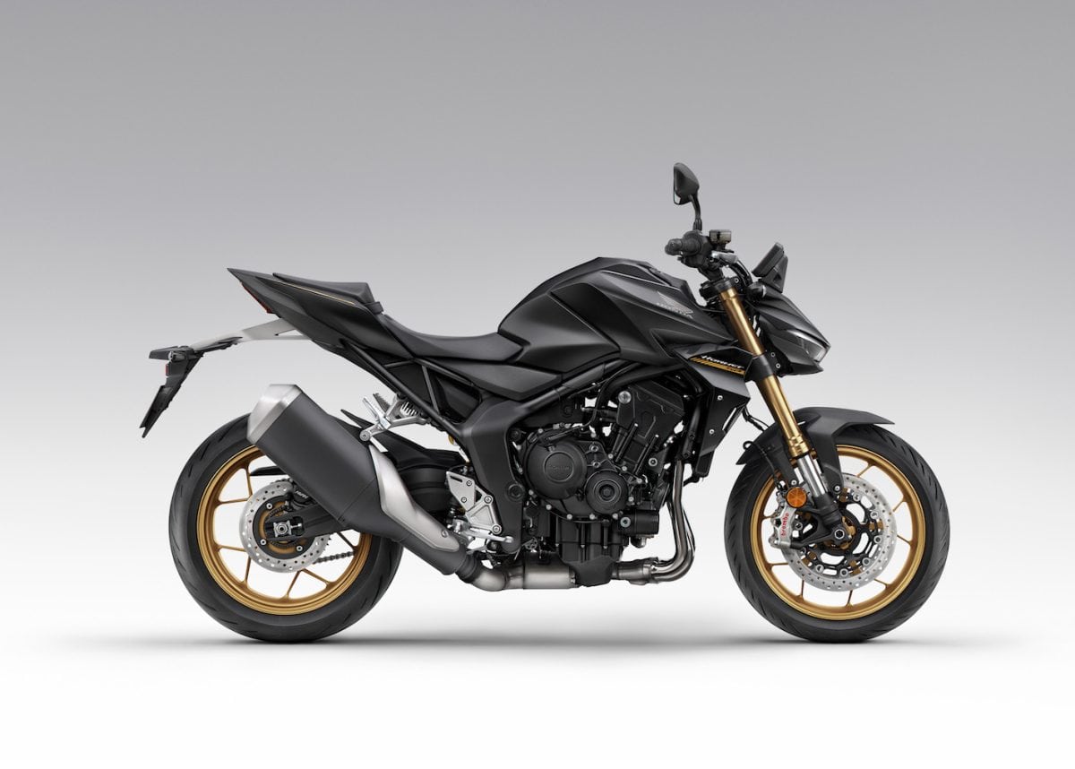 ホンダ 話題の大型二輪が待望の…！」アグレッシブなストリート