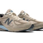 ニューバランス「AURALEE × New Balance MADE in USA 990v4」￥44,000／トープ