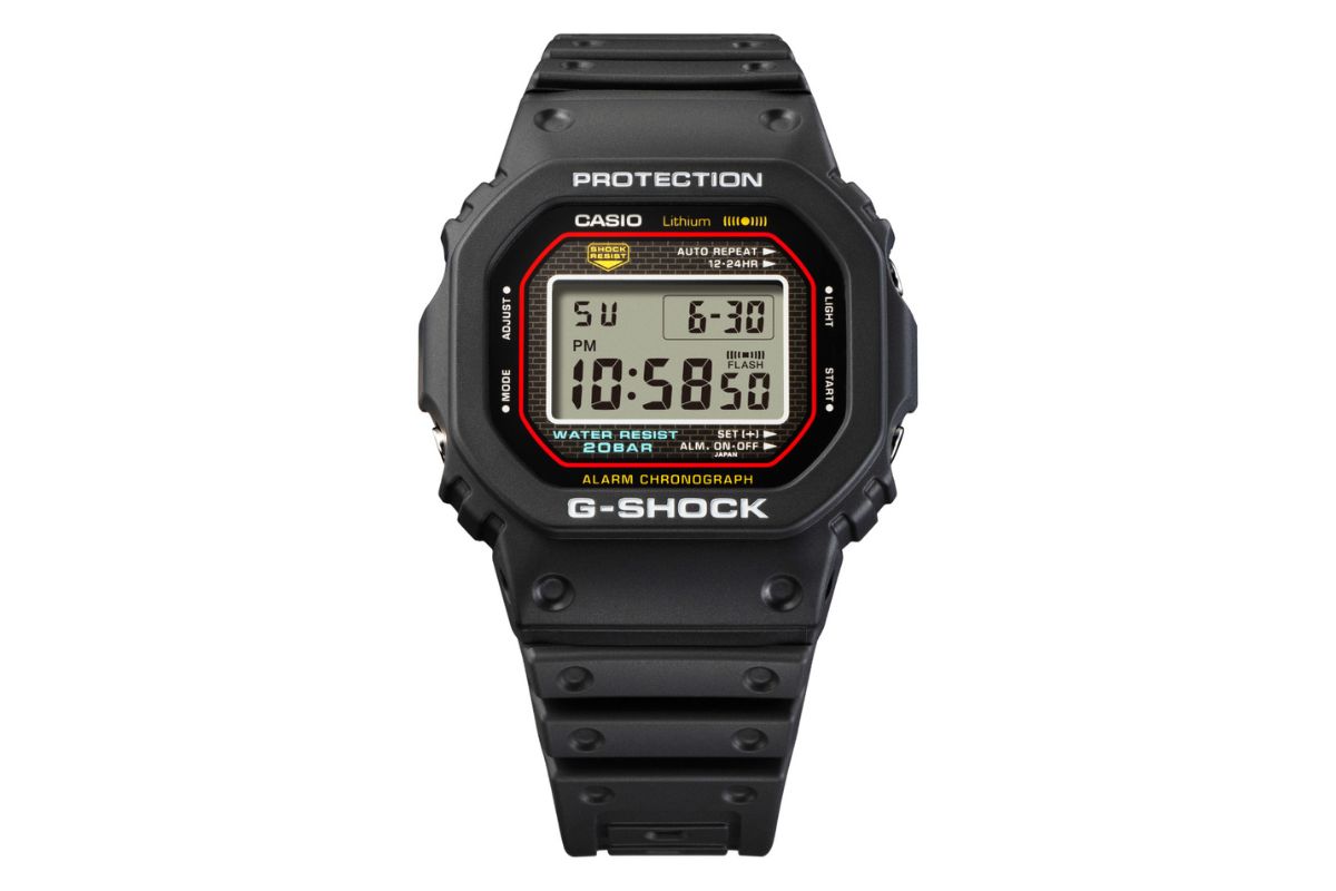 G-SHOCK「DW-5000R-1AJF」￥33,000／デジタル／H48.9×W42.3×D13.1㎜／20気圧防水