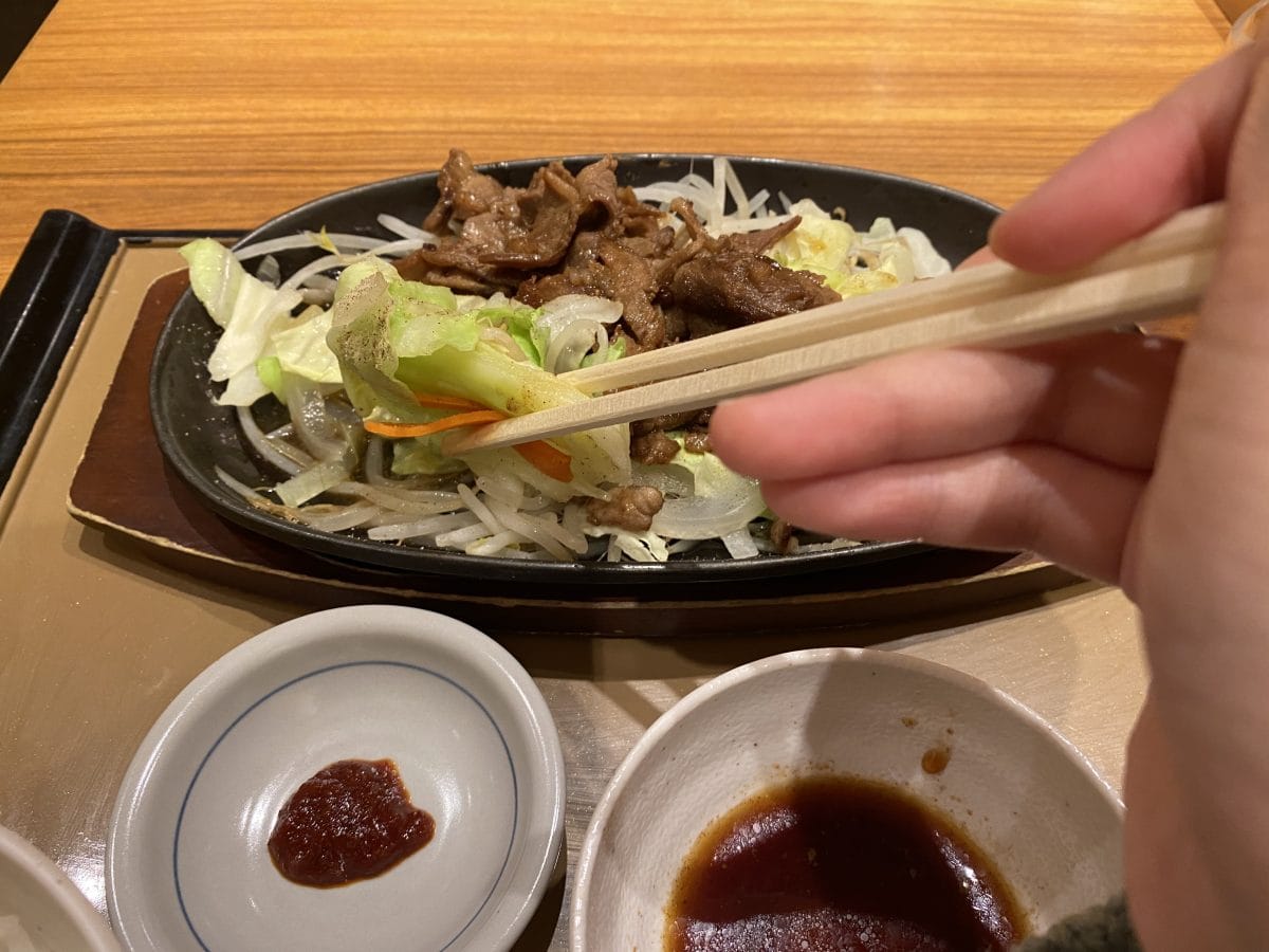 特にキャベツやもやしのシャキシャキな食感が楽しい