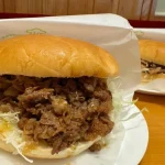 第3位　「やみつきバーガーが3年ぶりに復活」コメダの季節限定“コメ牛 肉だくだく”は想像以上のヘビー級だった…衝撃のボリュームと味わいをグルメライターが徹底リポート