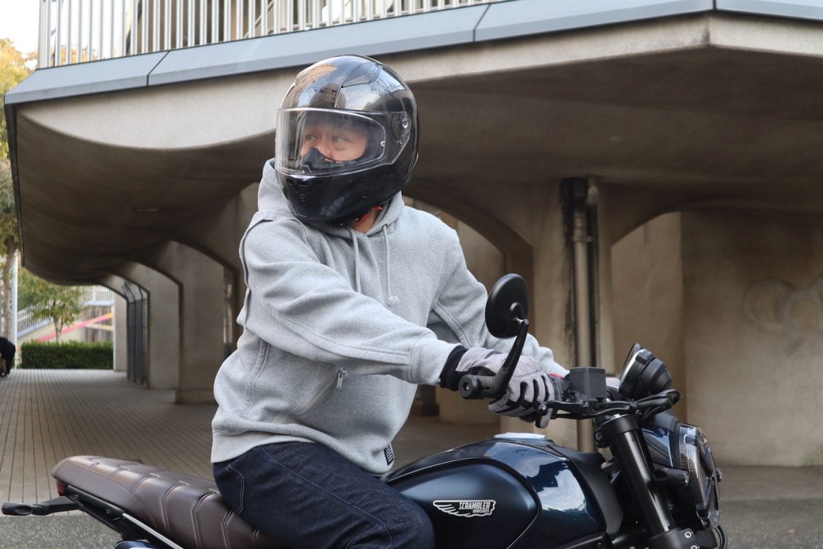 日本人ライダーの被り心地のみを追及」今ジワジワきてる海外へルメット