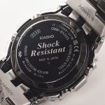 G-SHOCK GMW-B5000D-2／耐摩耗性を向上させるため、DLC処理が施されたスクリューバックを採用