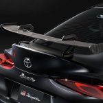 GR Supra GT4を彷彿させるスワンネック構造のカーボンリヤウイングを装備