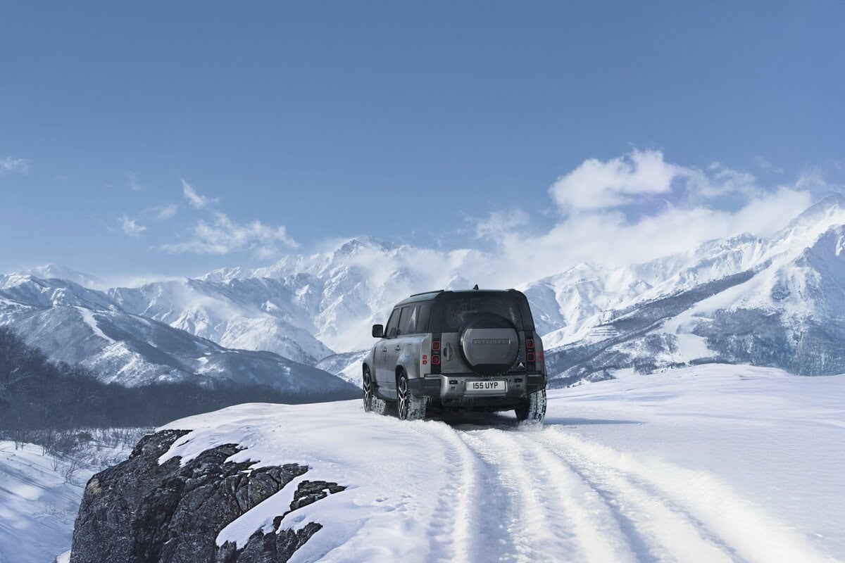 話題の限定150台」ランドローバー ディフェンダーに“長野県の白馬”の名