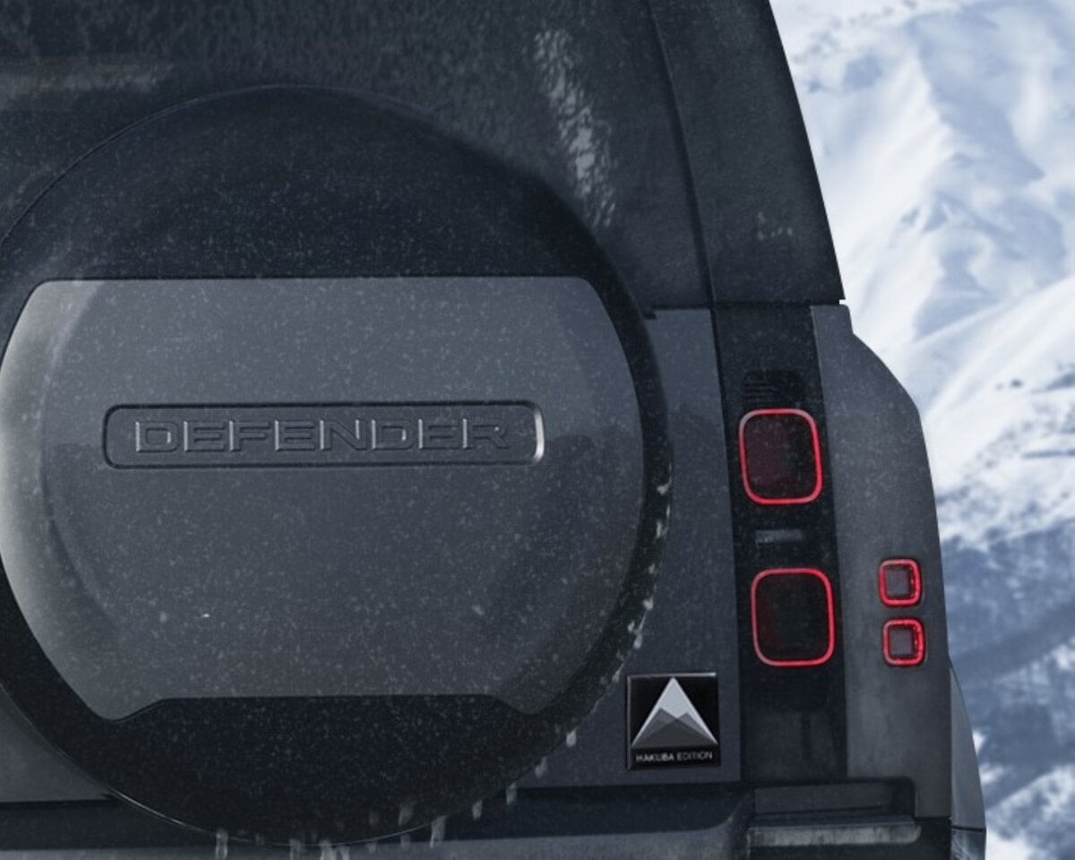   白馬　限定品 話題の限定150台」ランドローバー ディフェンダーに“長野県の白馬”の名