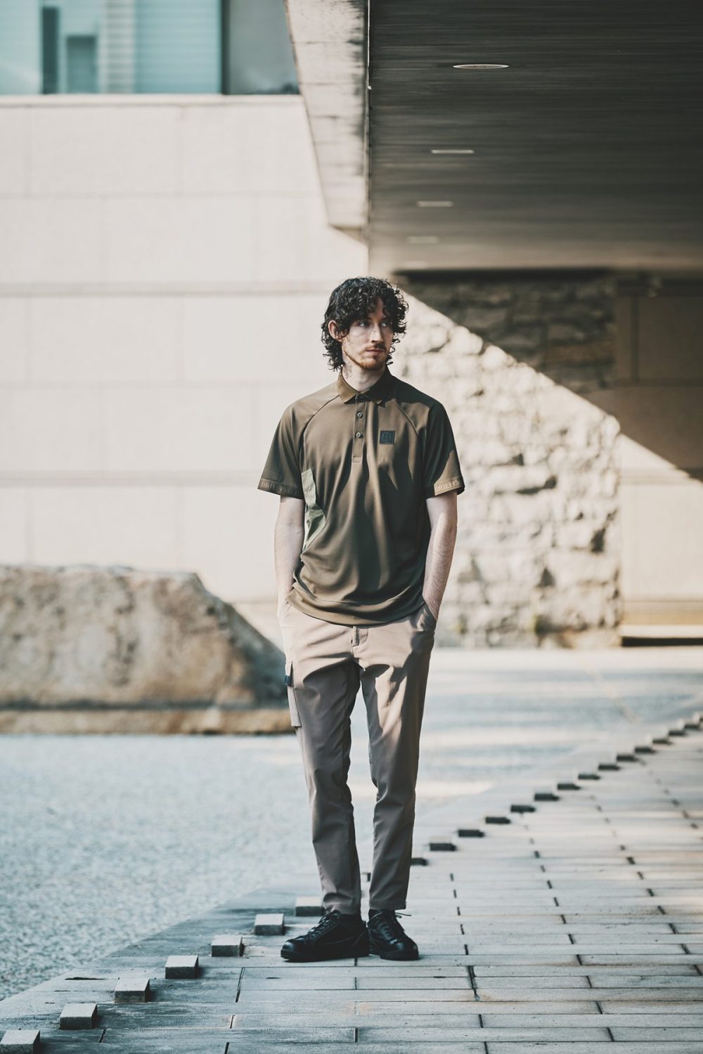 ブリーフィング ゴルフ「CE MEN'S CARGO PANTS」￥33,000／4色展開（サンド、ブラック、チャコール、ライトブラウン）