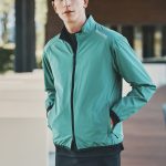 ブリーフィング ゴルフ「MEN'S REFLECTIVE LOGO WIND BLOUSON」￥41,800／4色展開（ブラック、ベージュ、グリーン、ネイビー）