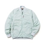 ナンガ「SOFT DOWN VARSITY BLOUSON」￥31,900／グリーン