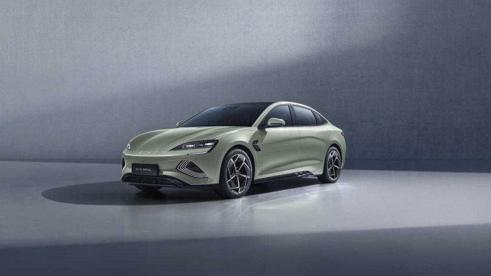 カー・オブ・ザ・イヤー各賞受記念特別限定車「BYD シール エディション ペールグリーン（SEAL Edition Pale Green）」