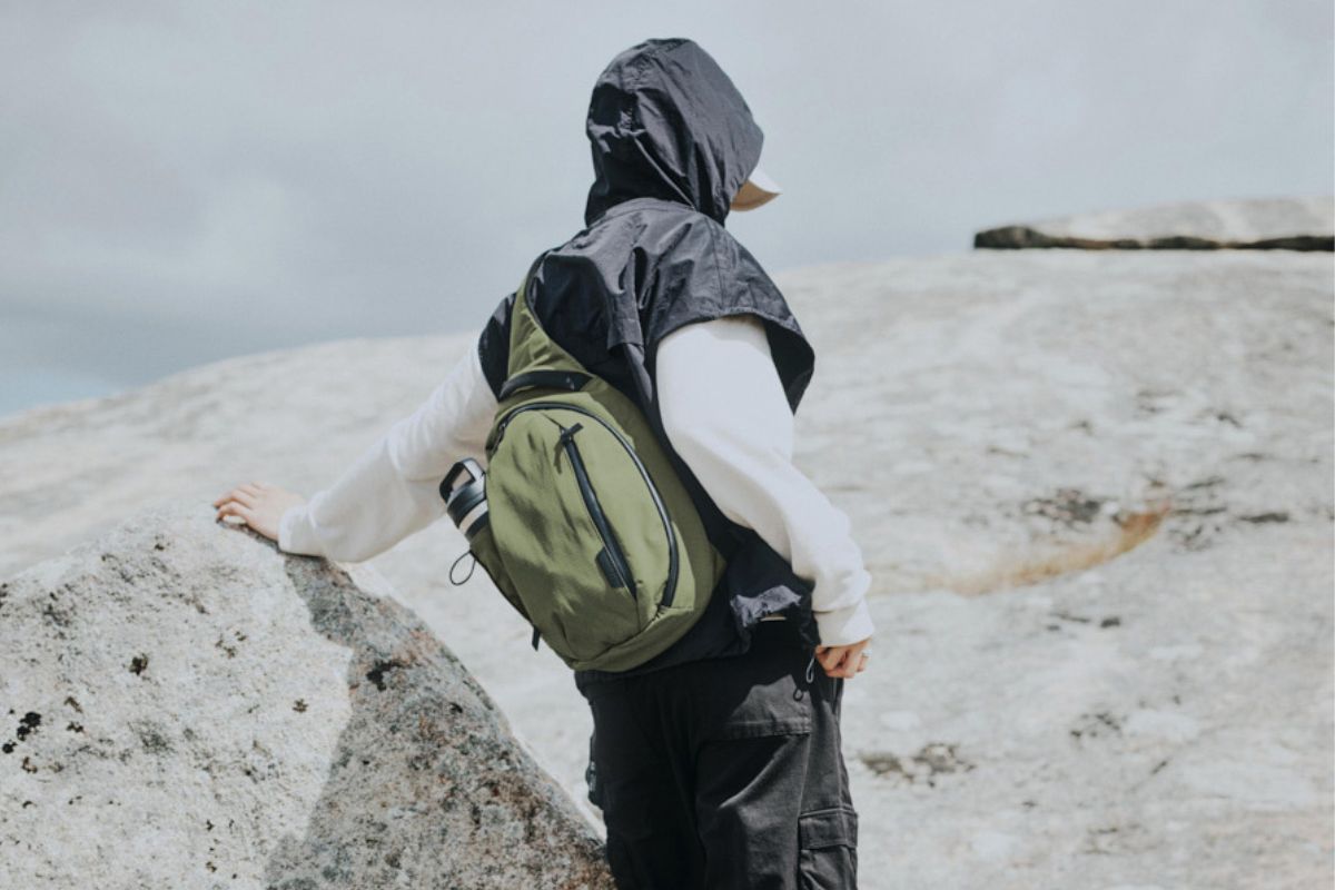 タイパ向上バッグの大本命」オーストラリア発アルパカの新作は“右肩派