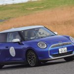 【日本カー・オブ・ザ・イヤー インポート・カー・オブ・ザ・イヤー】 MINI クーパー ￥3,960,000～5,850,000