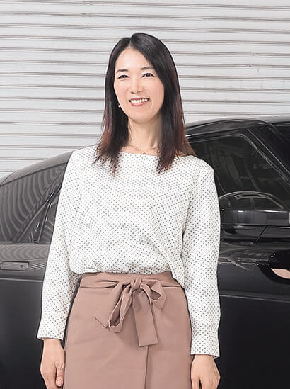 「自動車評論家
まるも亜希子さん」
クルマのある生活を、様々な視点から提案・レポート。ミニバンからピックアップまで幅広いクルマに精通する