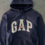 Gapで最もアイコニックなロゴフーディーやアノラック、ストライプTシャツなど、“Best of the Best”をテーマにショーンがキュレーション