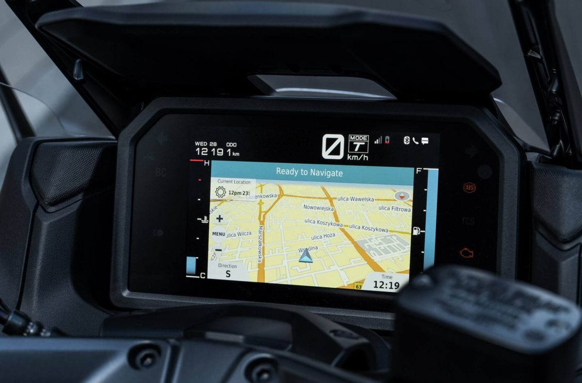 二輪ナビアプリ「Garmin Motorize(TM)」をインストールし、車両とペアリングすればTFTメーターでナビゲーション機能を利用することも可能