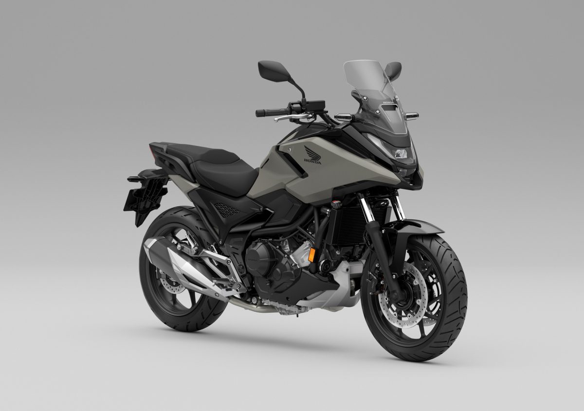 最高にオールマイティな大型二輪」ツーリングにロングライド、スポーツ