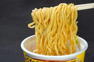 「クセすご…だから美味しい」パンチ強めの味にドハマり！“激うまカップ麺ベスト3選”を実食レポート【1位はやんちゃな風味がたまらない二郎系】2025年2月調査