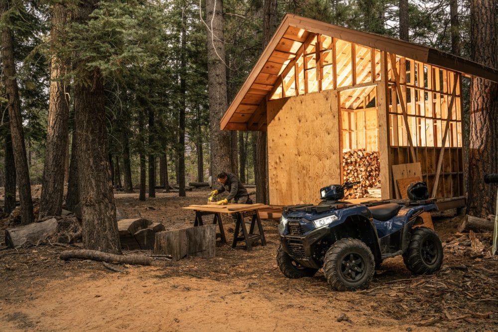 「BRUTE FORCE 750」があれば、山の中に秘密基地のような小屋を建て……と夢が広がりそう