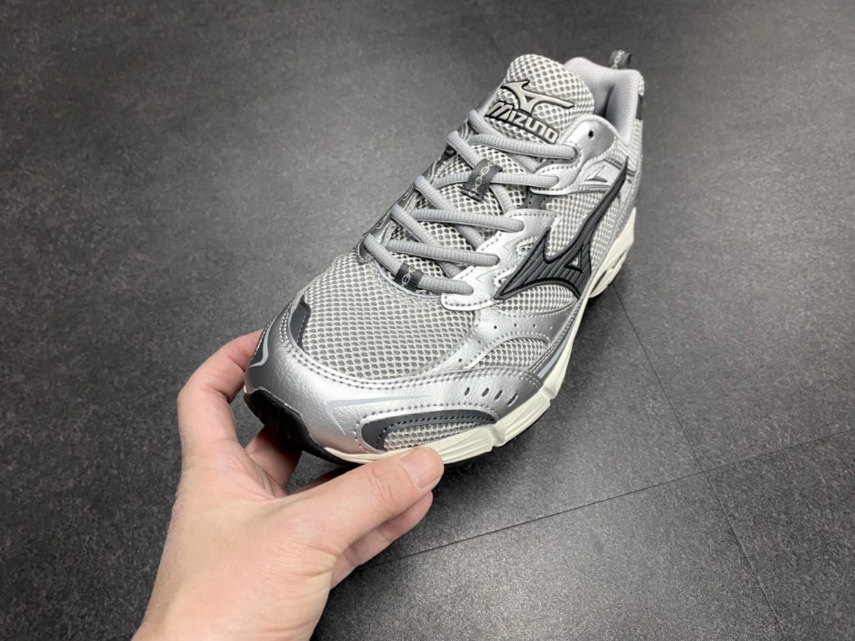 コスパ最強×快適すぎる履き心地」ミズノのアツい“復刻マキシマイザー