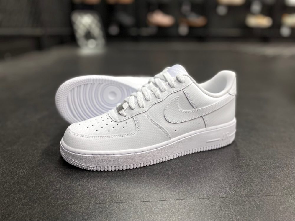 NIKE AIR FORCE 1 '07