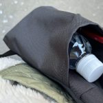 折り畳み傘やペットボトルを入れるのに便利な側面ポケット