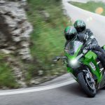 イカつい顔して、走りは滑らかな「Ninja H2 SX SE」