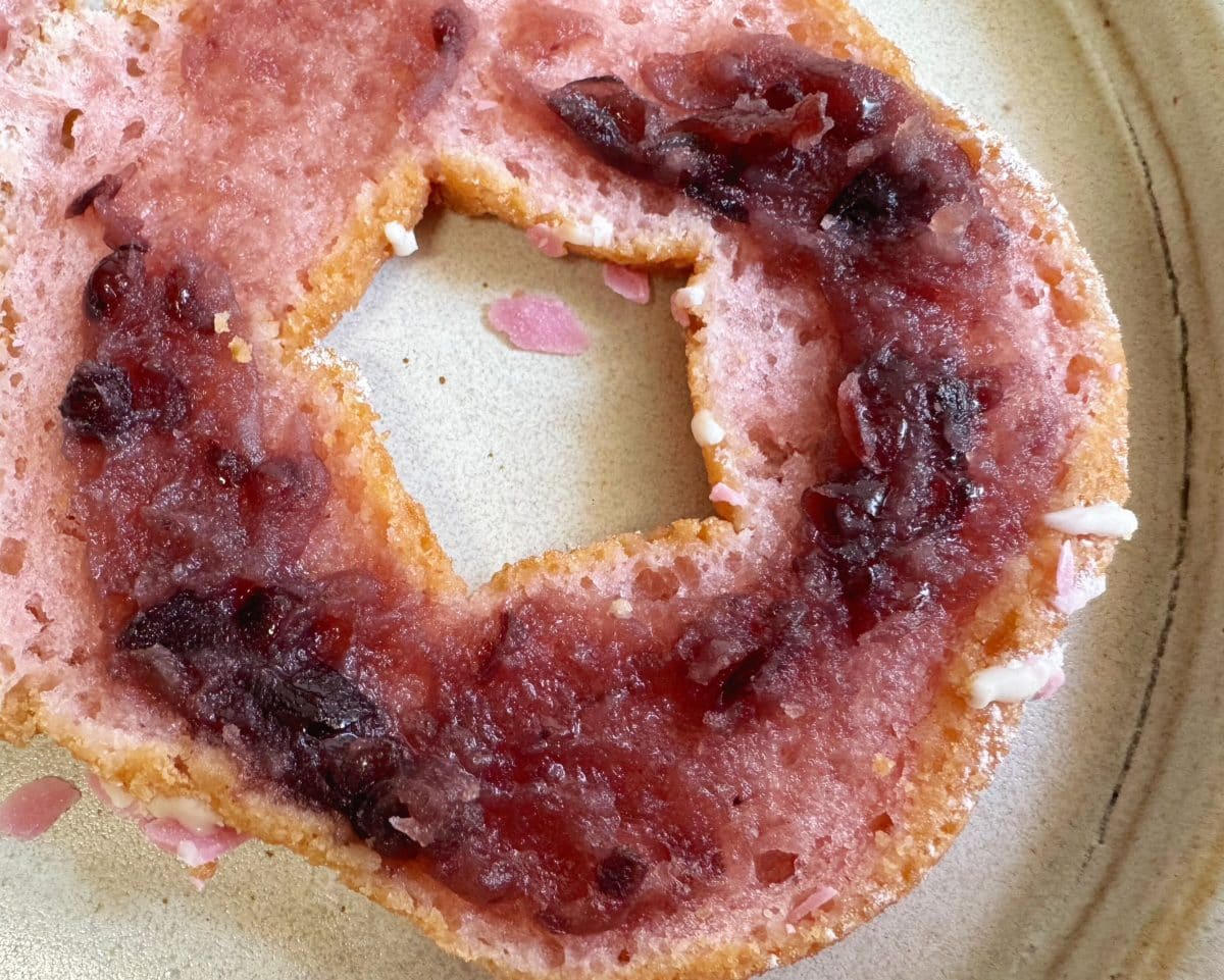 ほんのりと感じる塩あずきの塩味と桜の風味が和を感じる味わい