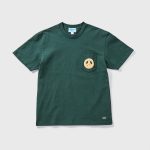 スイコック×ギミーファイブ「PEACE POCKET S/S TEE」￥13,200／グリーン