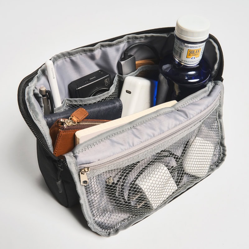 モノマックス2025年6月号 特別付録は「Incase（インケース）　ガバッと開くスタンド式万能ケース」！ MonoMax6月号特別付録「Incase（インケース）　ガバッと開くスタンド式万能ケース」