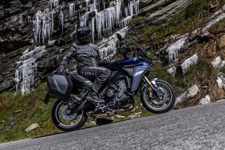 「ヤマハの旗艦バイクに注目」先進機能を搭載した“TRACER9 GT+”の2025年モデルがスゴ過ぎる