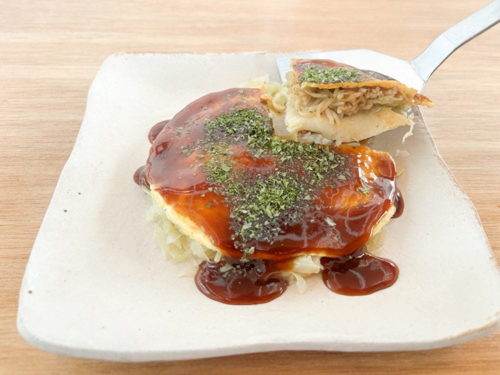 粉ものと言ったら〇〇！ プライドが激突するご当地食に参入した冷凍食品の食べ比べ！
