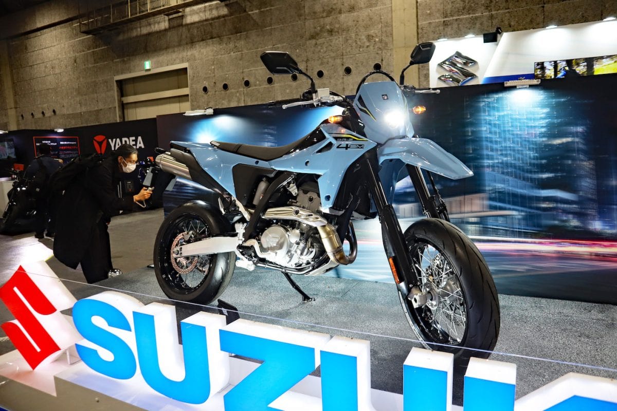 スズキ注目の推しモデルの一台となるスーパーモトモデルの「DR-4SM」