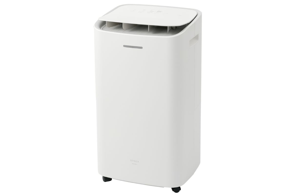 シロカ「コンプレッサー式除湿機」￥29,700／幅29×奥行24×高さ51.5㎝／13.4㎏／除湿可能面積の目安は木造10～13畳、プレハブ15～19畳、鉄筋20～25畳