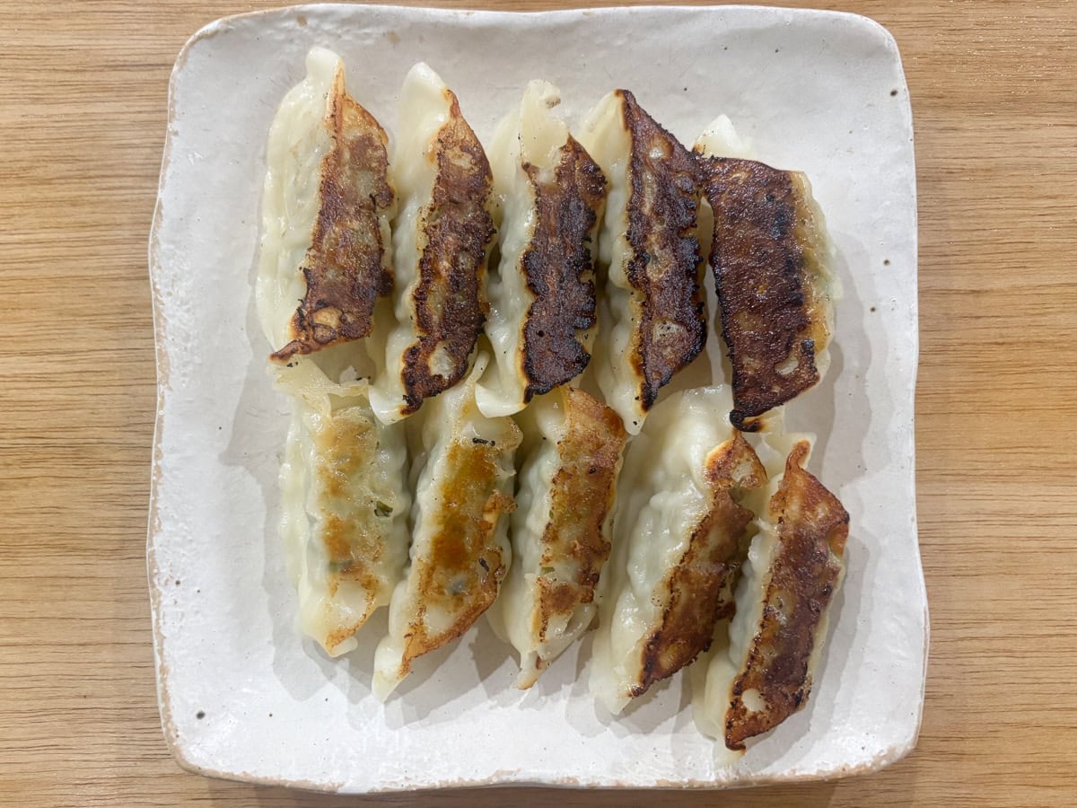 水気がなくなったら「にんにくマシマシ餃子」できあがり！