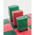 「遊び心溢れるカラーリング」リモワのエッセンシャルコレクションから限定色をローンチ