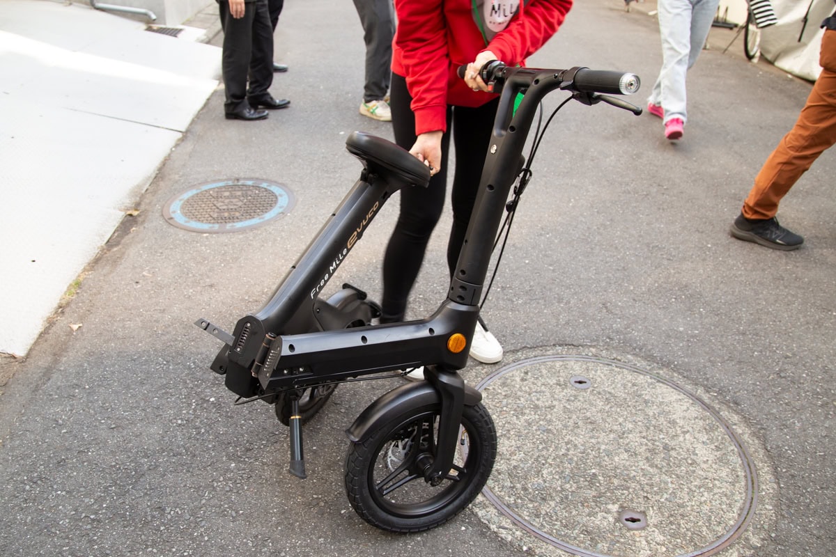 チェーンがない電動自転車!?」何もついてないのが潔い！免許不要の特定 