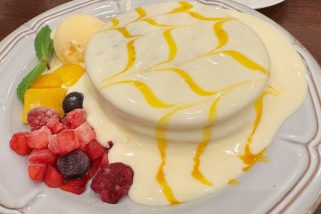 「とろける濃厚レアチーズクリームがヤバい…」大人気ホットケーキがトロピカル仕様に！濃厚＆爽やかな“珈琲館の季節限定スイーツ”をグルメライターが実食レポート