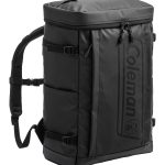 コールマン「シールド35 Bロゴ」￥12,980／約W31W×H50×D18㎝／約35ℓ／ブラック×ブラック