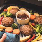 試した①「冷凍ハンバーグと常温の食材をまとめておまかせグリル！」
