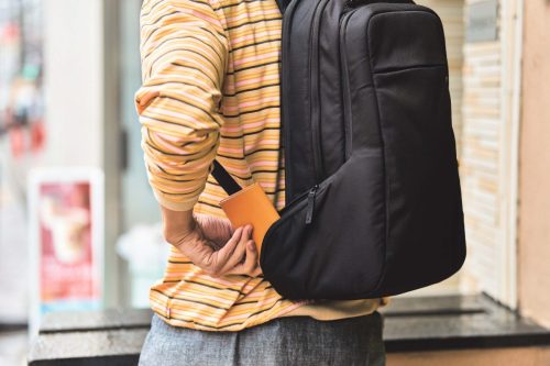 「このリュック、タイパ最強」秒で荷物にアクセスできる！“人間工学に基づいたデザイン設計”インケースの優秀バックパックを徹底解説