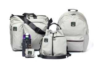 「人気バッグにヒネリの効いた新色登場」アッソブの新定番シリーズにグレー版が仲間入り！バックパックや2WAYトートなど充実ラインナップ
