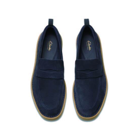 クラークス「マートックロー」￥20,900／ネイビースエード