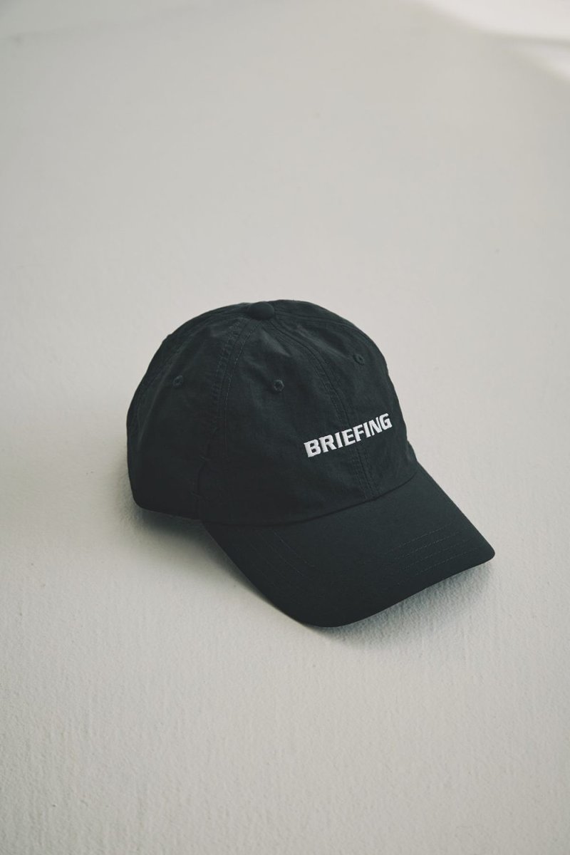 ブリーフィング ゴルフ×アイヴォル「WR ナイロン グラスホールド キャップ アイヴォル」￥8,800／ブラック