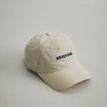 ブリーフィング ゴルフ×アイヴォル「WR ナイロン グラスホールド キャップ アイヴォル」￥8,800／アイボリー