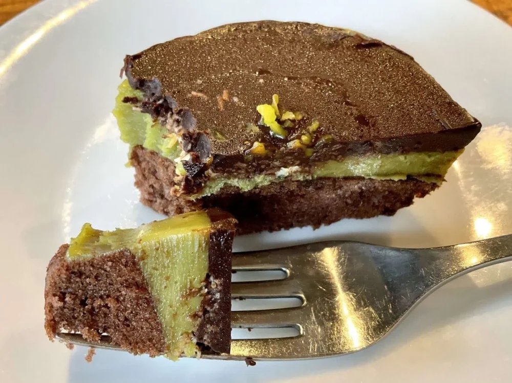 成城石井自家製 ドバイチョコ風ケーキ