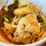 成城石井自家製 自家製カルグクスと骨付き鶏煮出しスープの旨辛うどん（タットリタン風）