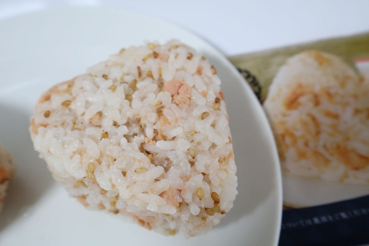 常温おにぎりは米の食感がやわらかい