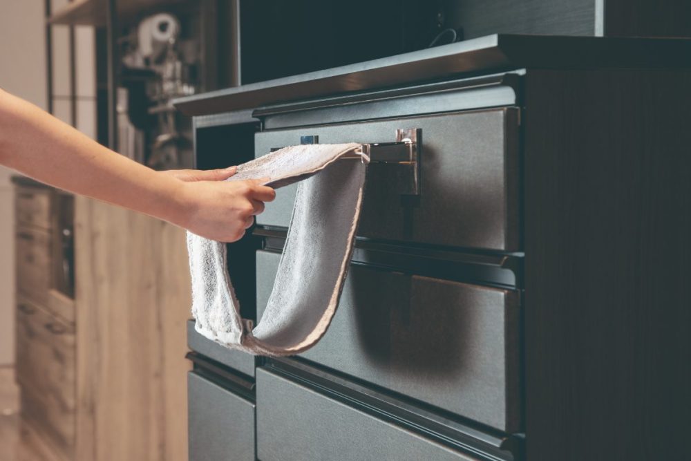 くるくるまわるタオルなら、乾いた場所を探して使えます